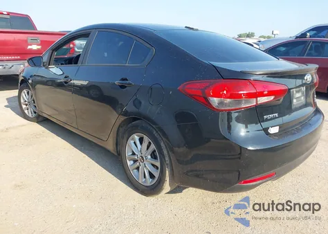 2017 Kia Forte S z USA, uszkodzony, nr VIN 3KPFL4A79HE028466